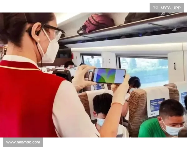 高铁“飙英文”骂哭乘务员事件背后,女子真实身份曝光引发广泛讨论 高铁“飙英文”骂哭乘务员事件背后,女子真实身份曝光引发广泛讨论